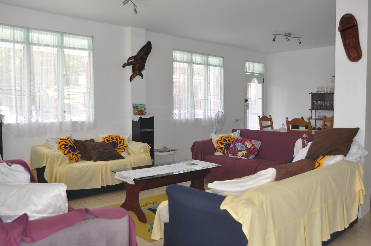 Flying Annie Moa Bed & Breakfast Neiafu Exterior foto