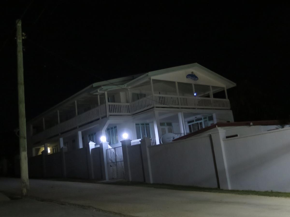 Flying Annie Moa Bed & Breakfast Neiafu Exterior foto