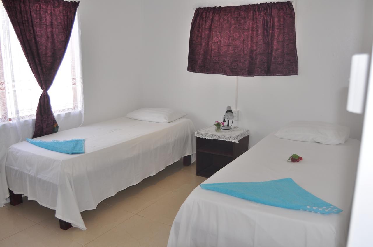 Flying Annie Moa Bed & Breakfast Neiafu Exterior foto
